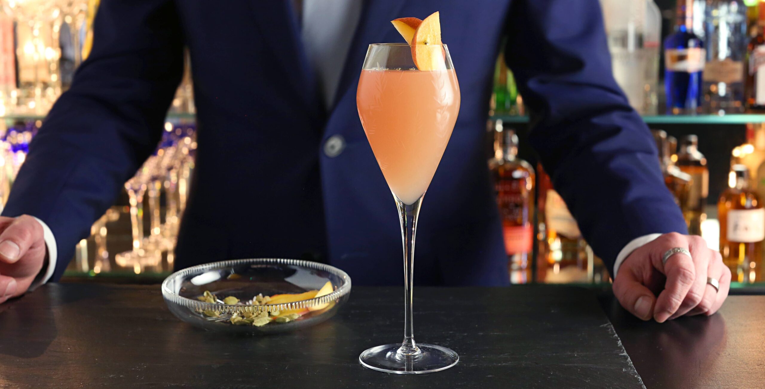 How to make a Bellini - Peach And Cardamom